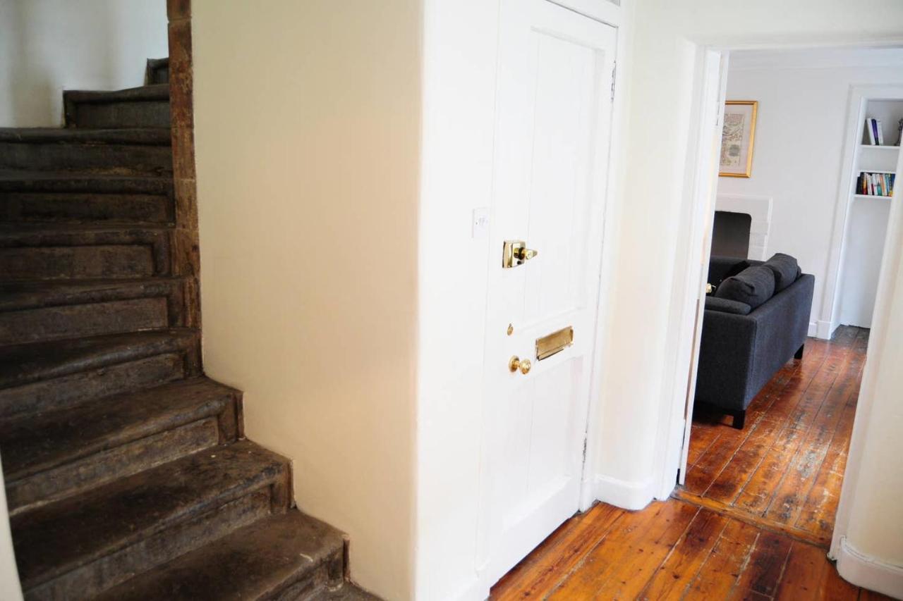 Apartment Beautiful Bohemian 2br Flat In The Cowgate EDI